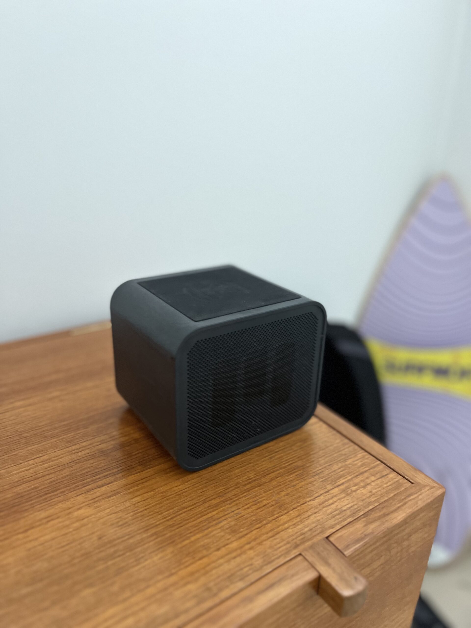 miiego-charge-and-play-reduce-med-traadloes-oplader-paa-bord