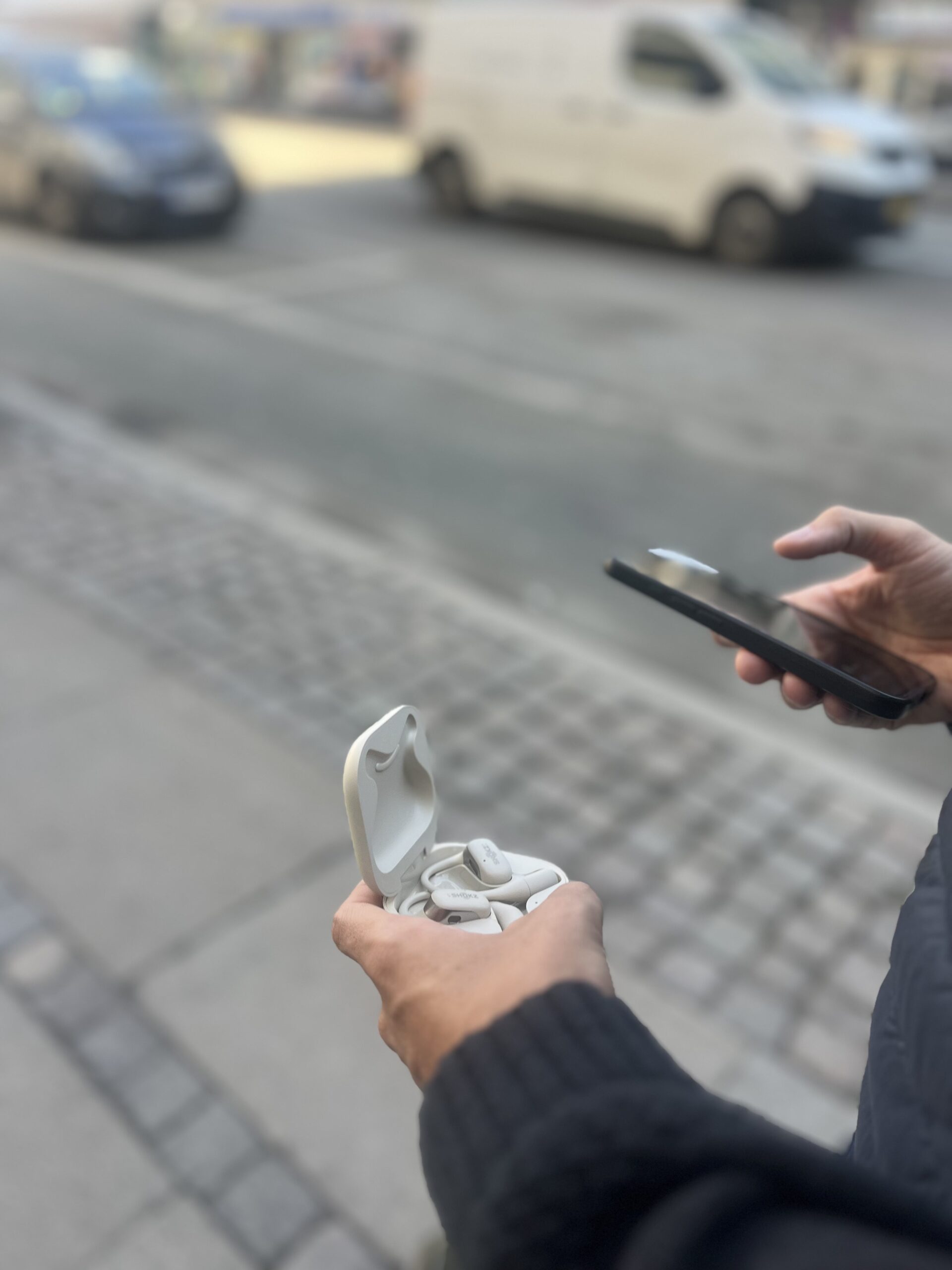 shokz-openfit-horetelefoner-connect-med-telefon-01