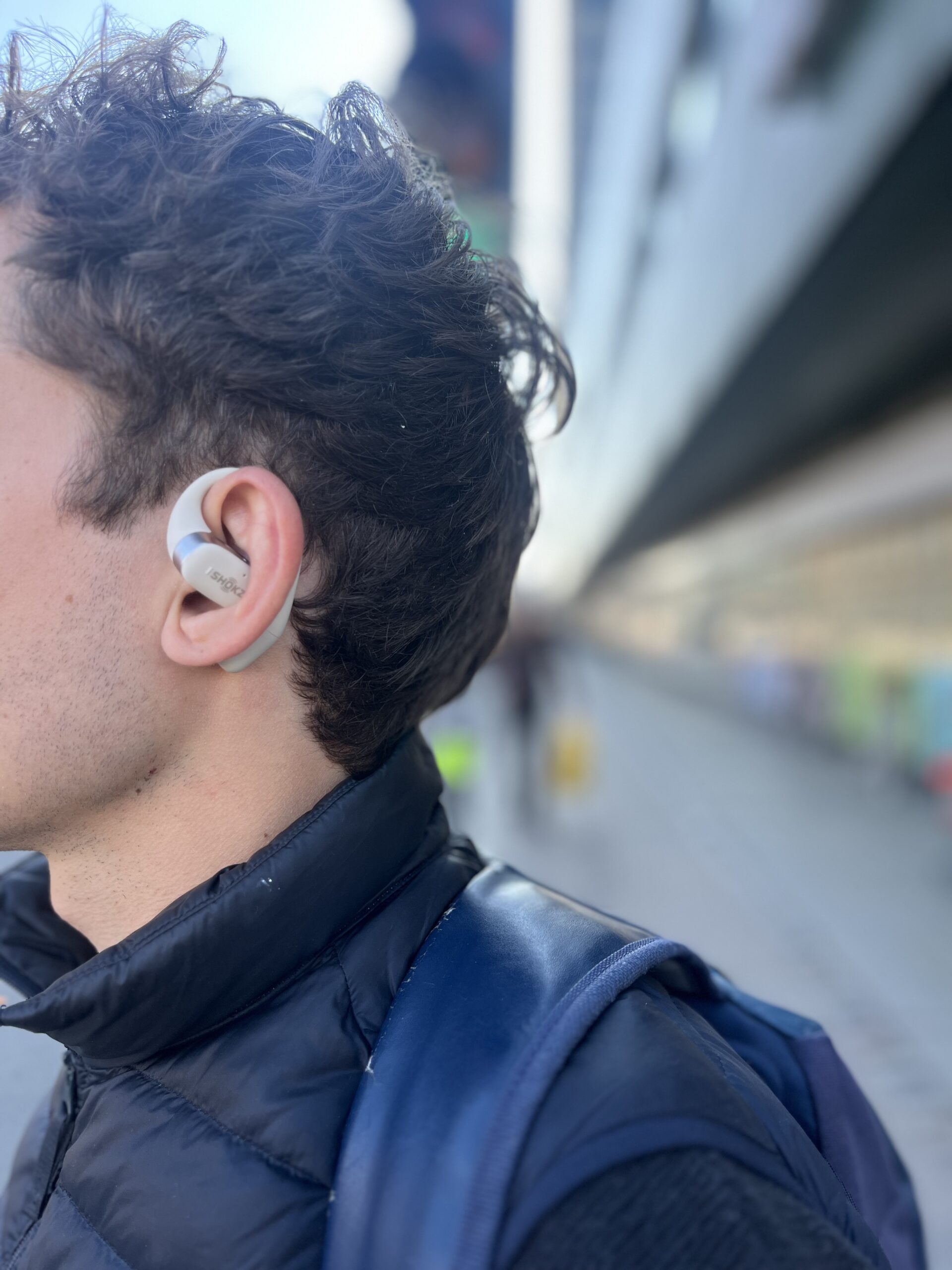 shokz-openfit-horetelefoner-i-oerer