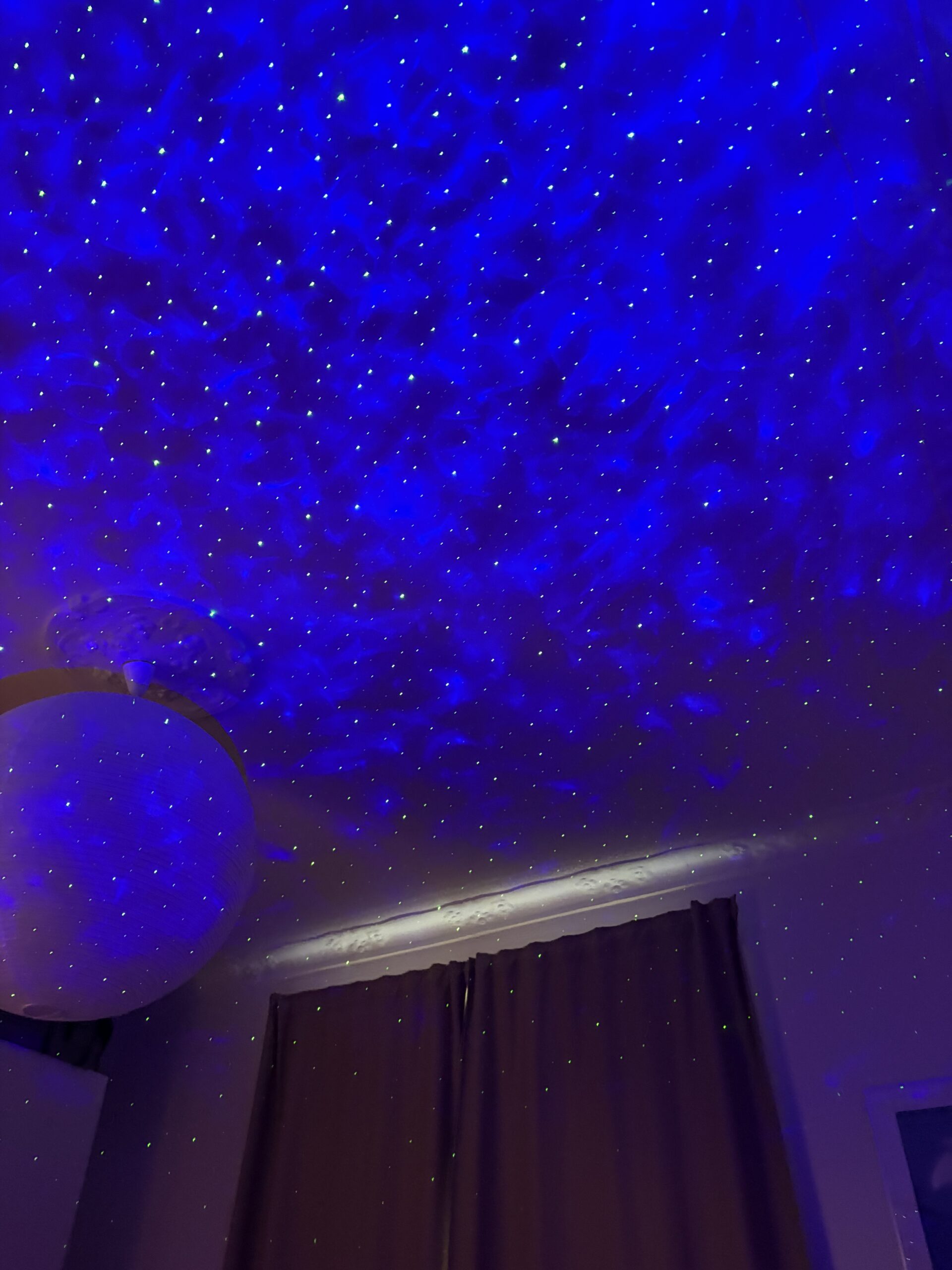 moona-stjernehimmel-projektor-lys-loft-01