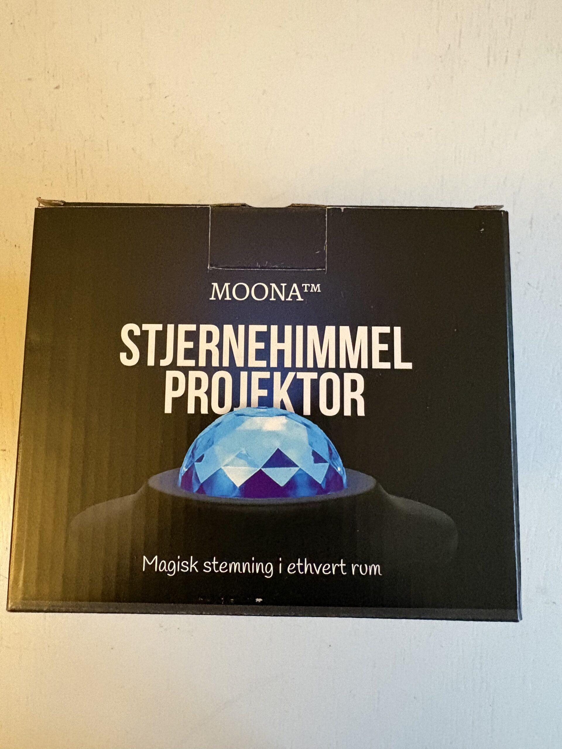 moona-stjernehimmel-projektor-kasse