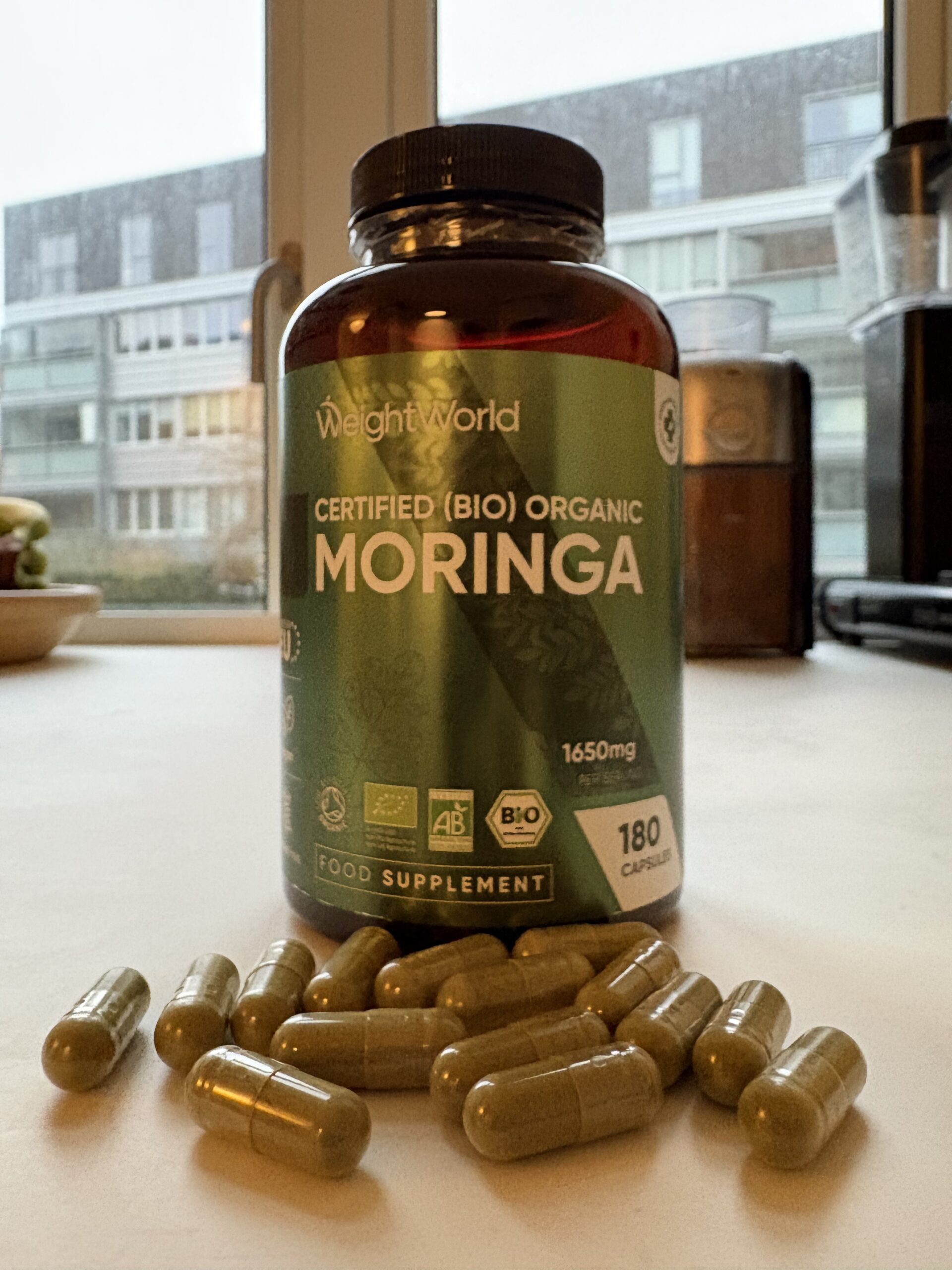 weightworld-oekologisk-moringa-1650mg-piller-og-daase