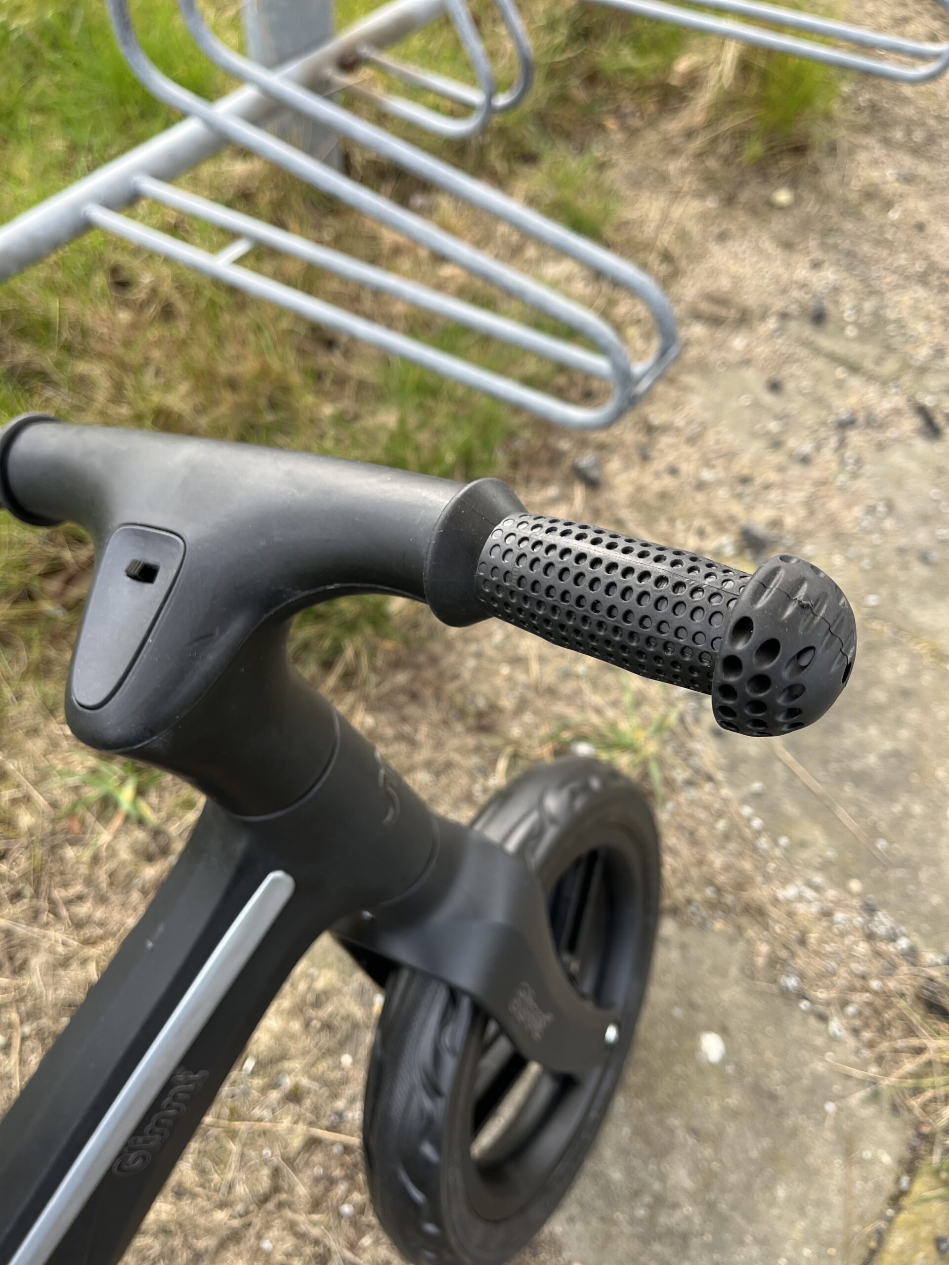 Glimmt Løbecykel med LED Lys i sort 05