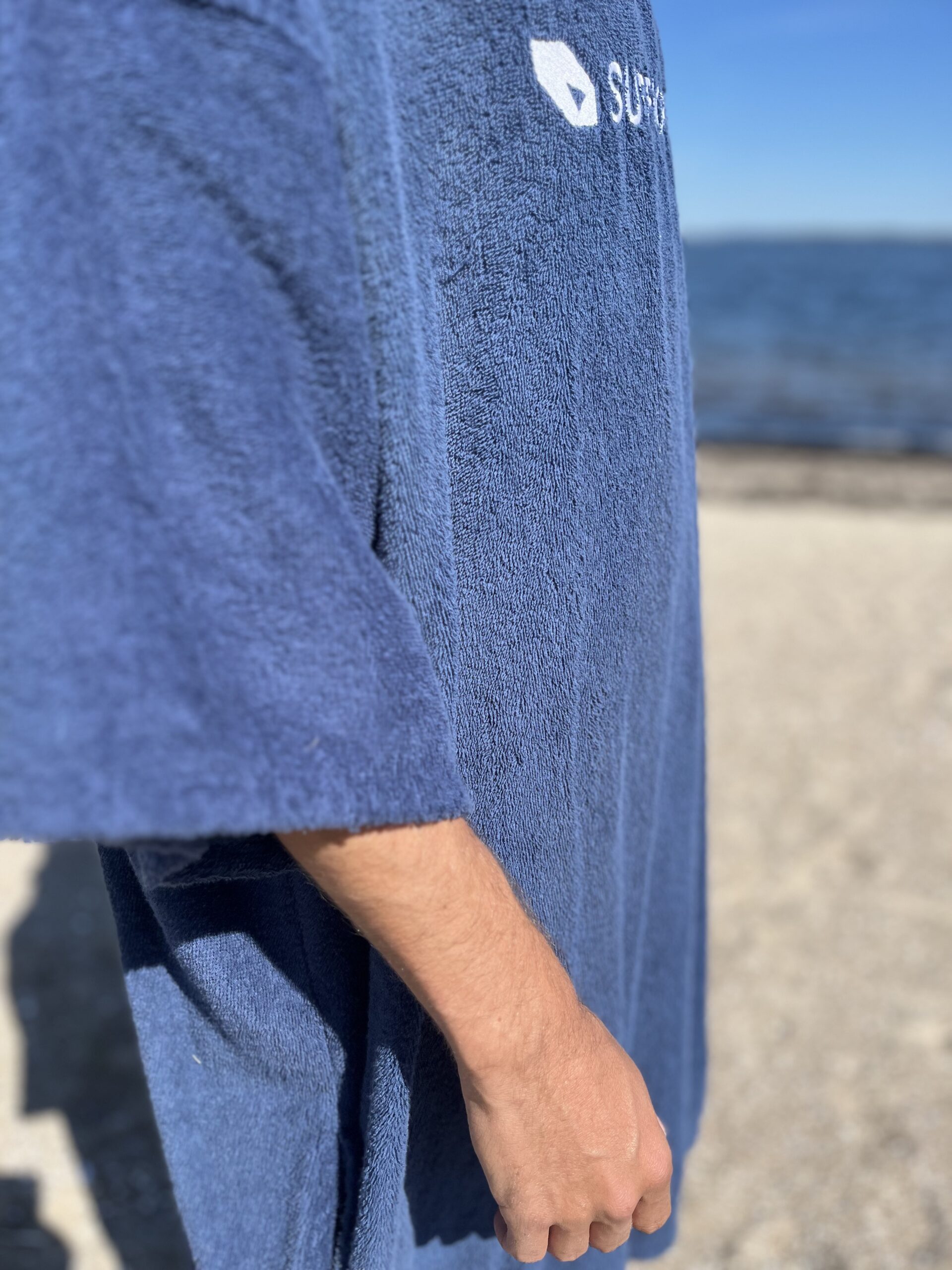 SURFMORE Ocean Badeponcho i Navy ærmer