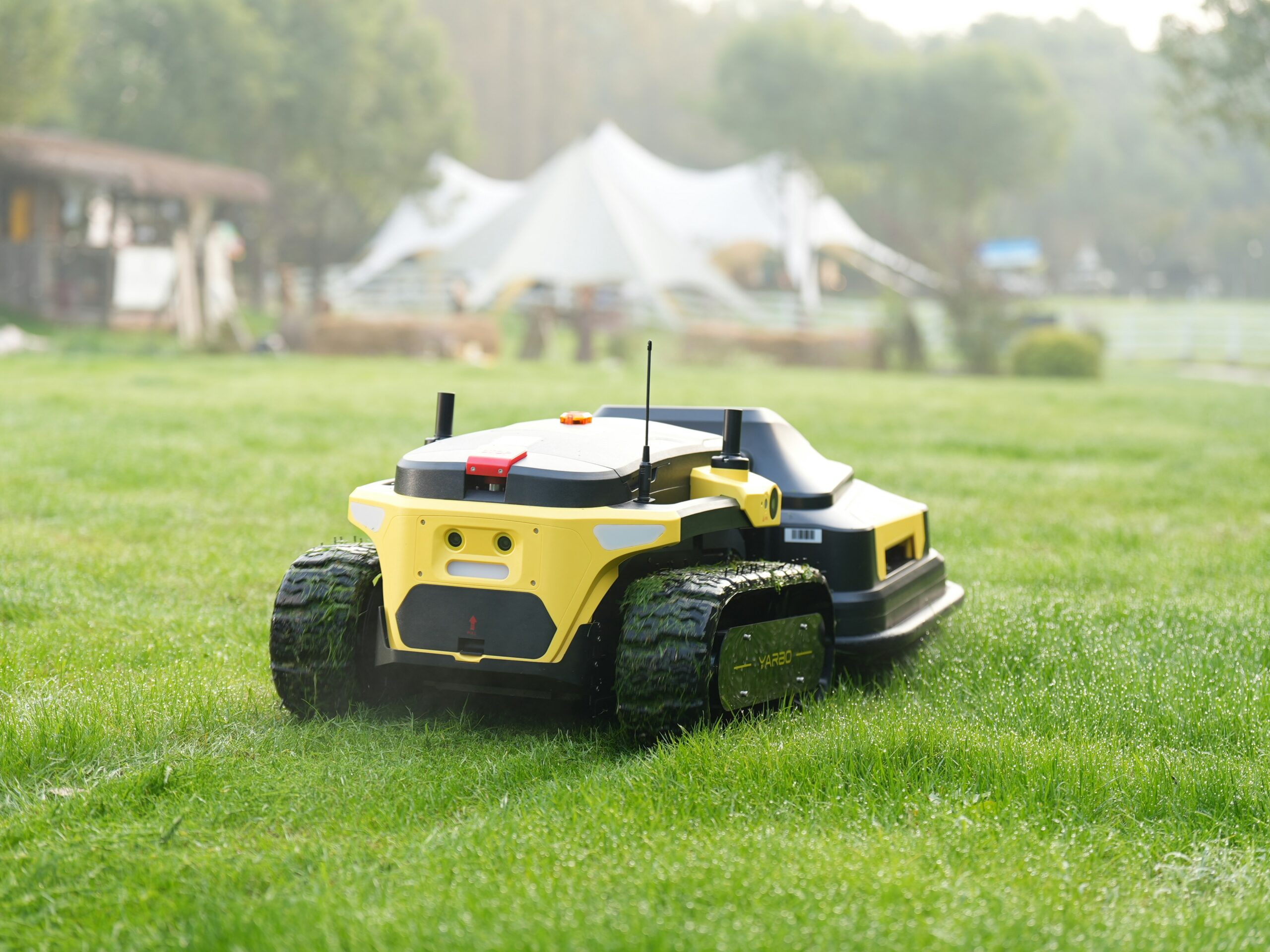 bedste-robotplaeneklipper-i-test