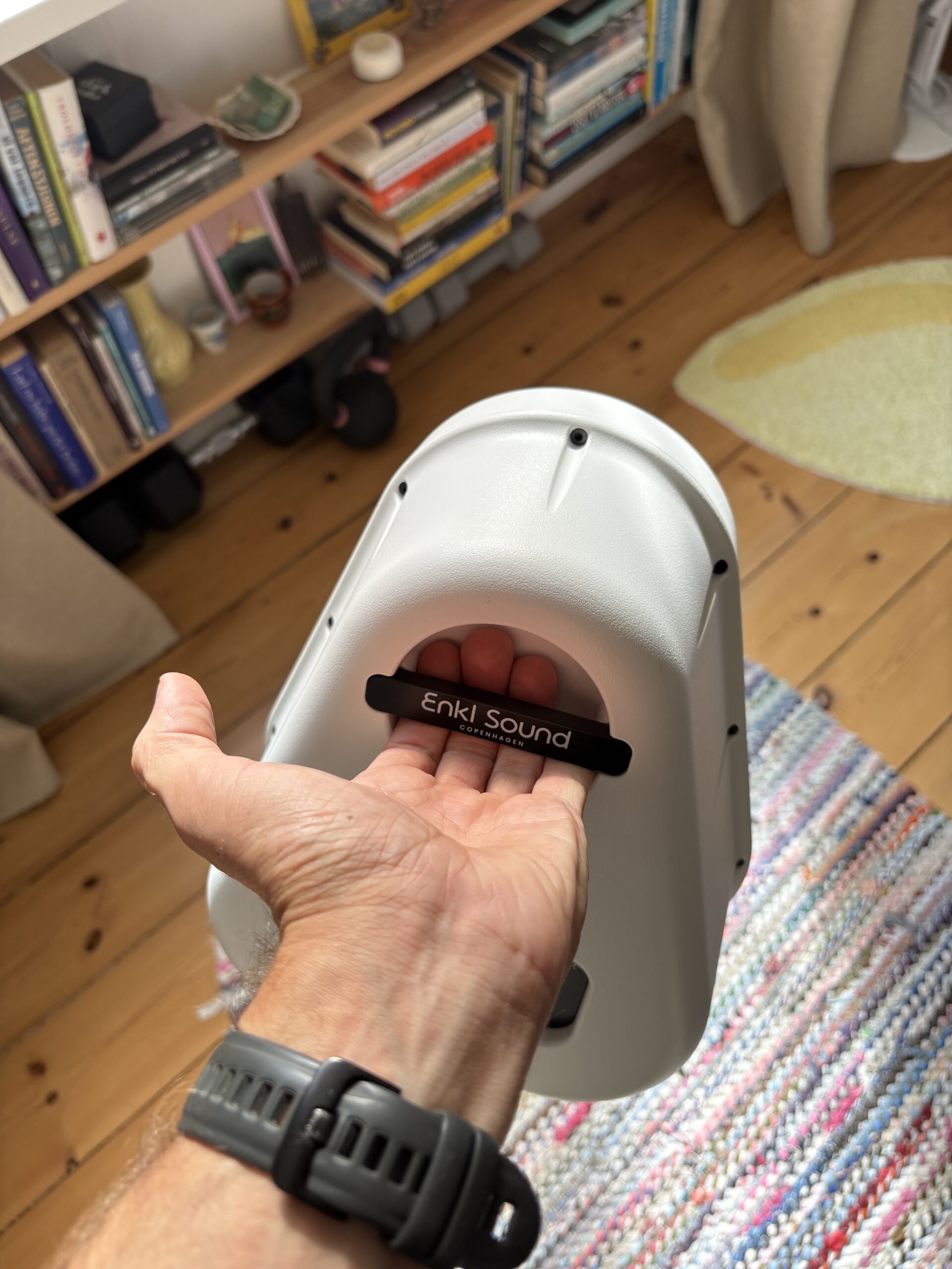 Enkl Sound ES2 Højttaler i Hvid - Håndtag